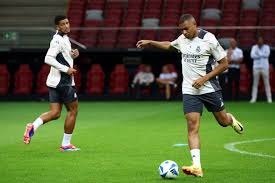 拉动了帽子 拉动了帽子